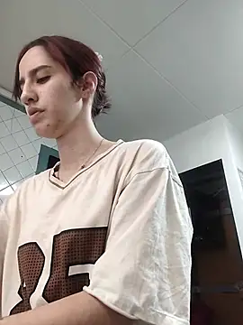 Snapshot of elodie_rouge chatting on April 27, 2026, 6:28 pm elodie rouge online show from April 27, 2026, 6:28 pm