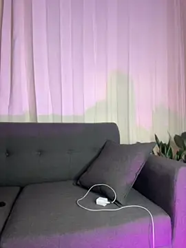 Snapshot of elodie_rouge chatting on May 15, 2026, 11:39 am elodie rouge online show from May 15, 2026, 11:39 am