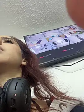 Snapshot of elodie_rouge chatting on May 21, 2026, 12:01 pm elodie rouge online show from May 21, 2026, 12:01 pm