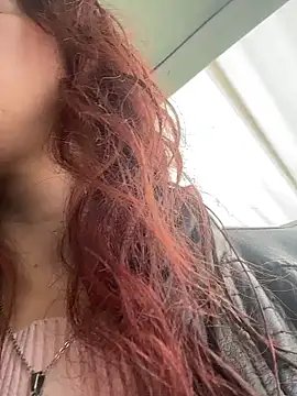 Snapshot of elodie_rouge chatting on June 1, 2026, 11:56 am elodie rouge online show from June 1, 2026, 11:56 am