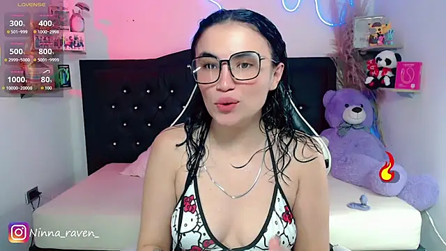 Snapshot of AriaDark chatting on May 24, 2026, 10:04 pm AriaDark online show from May 24, 2026, 10:04 pm