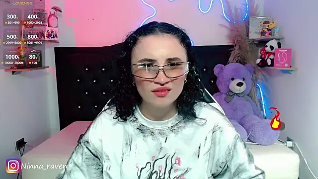 Snapshot of AriaDark chatting on May 29, 2026, 9:02 pm AriaDark online show from May 29, 2026, 9:02 pm