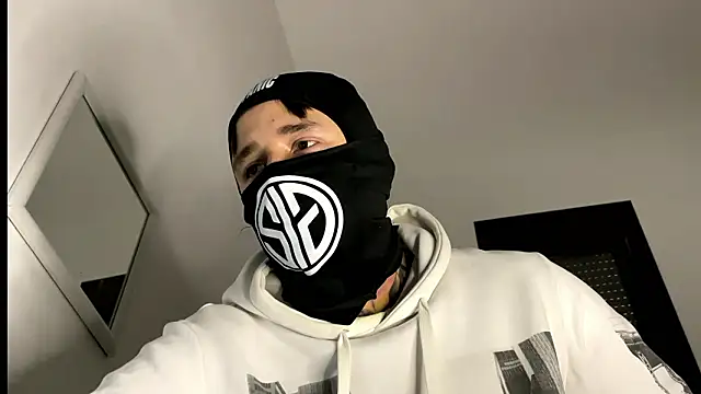 COLOMBIAN20CM online show from March 6, 2026, 1:29 pm