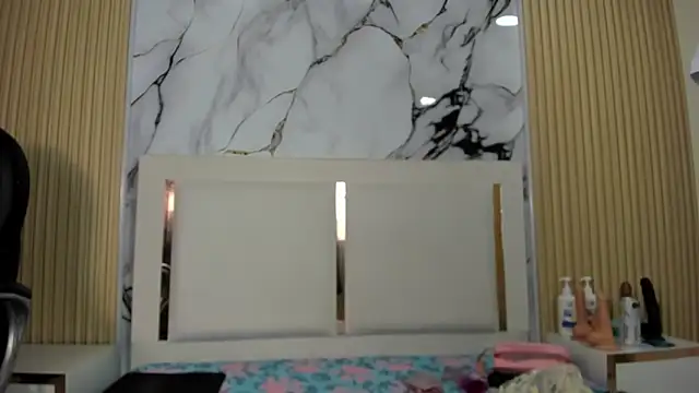 Zoehoney hl online show from March 26, 2026, 4:29 am