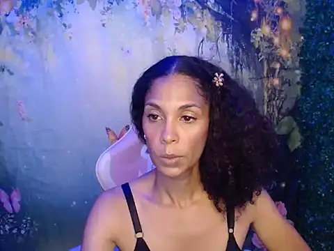 Snapshot of rosa_skinny chatting on April 27, 2026, 9:35 pm rosa skinny online show from April 27, 2026, 9:35 pm