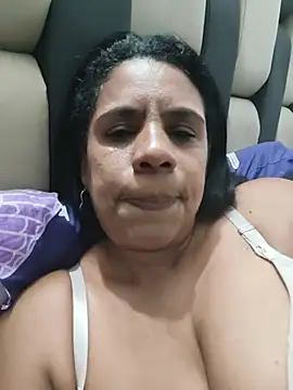 Zeyllyjhonson online show from April 14, 2026, 12:00 pm