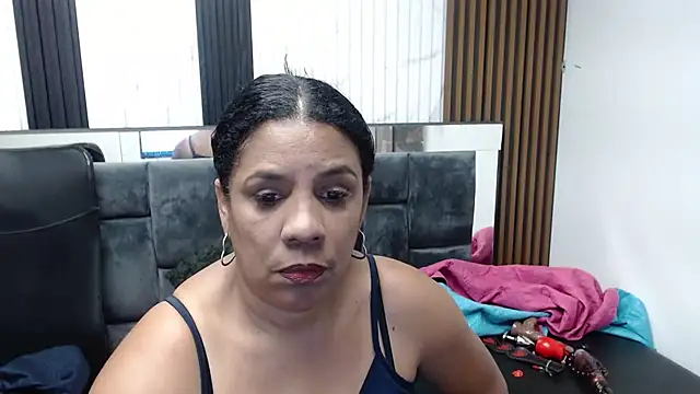 Snapshot of Zeyllyjhonson chatting on July 3, 2026, 3:29 pm Zeyllyjhonson online show from July 3, 2026, 3:29 pm