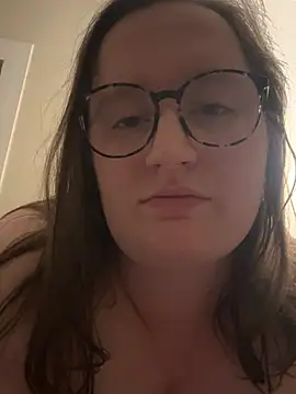 Snapshot of lucycomestrue chatting on January 19, 2026, 6:39 am lucycomestrue online show from January 19, 2026, 6:39 am