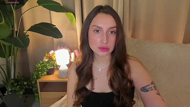 Snapshot of Celine_Coello chatting on May 5, 2026, 12:24 pm Celine Coello online show from May 5, 2026, 12:24 pm