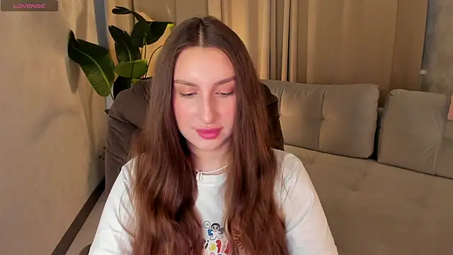 Snapshot of Celine_Coello chatting on May 8, 2026, 12:43 pm Celine Coello online show from May 8, 2026, 12:43 pm