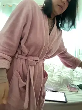 ruanruan05 online show from March 6, 2026, 12:51 am