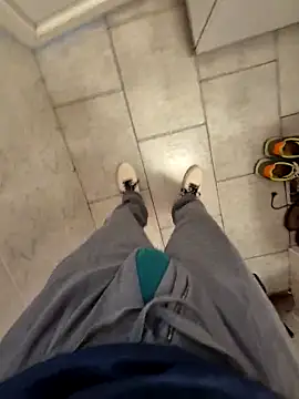 vali23 online show from February 19, 2026, 8:21 am