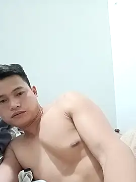 Snapshot of Maycute18 chatting on March 15, 2026, 12:33 pm Maycute18 online show from March 15, 2026, 12:33 pm