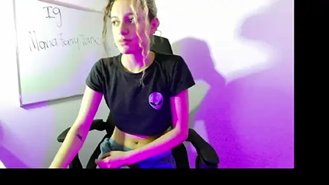 Snapshot of maria_Turner1 chatting on June 6, 2026, 1:05 pm maria Turner1 online show from June 6, 2026, 1:05 pm