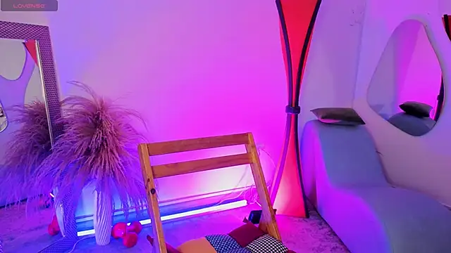 fransheskarossi online show from April 19, 2026, 12:04 pm