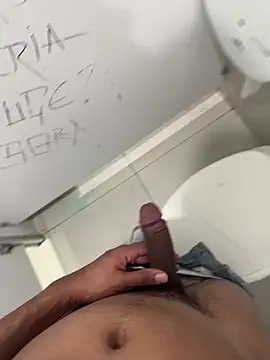 Novinho Pauzudo 18cm online show from March 18, 2026, 8:23 pm