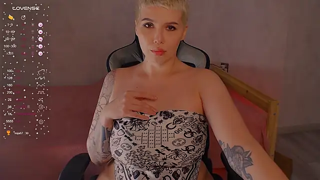 Elise Day online show from June 24, 2026, 4:28 pm