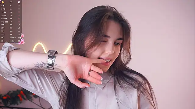 MirnaTellado online show from March 13, 2026, 9:43 pm