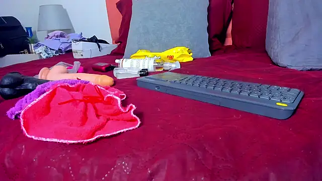 rose thompson19 online show from February 20, 2026, 7:03 pm