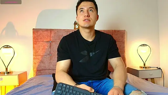 Alexander Connor online show from April 23, 2026, 12:29 pm