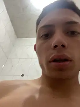 santiObrero online show from March 12, 2026, 8:37 pm