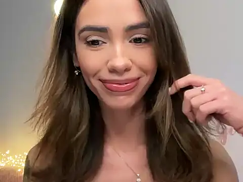 AyanaLys online show from January 18, 2026, 2:21 pm