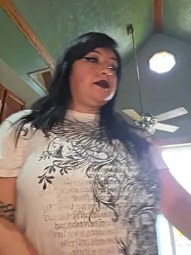 AriannaPenaxo online show from April 12, 2026, 10:04 pm