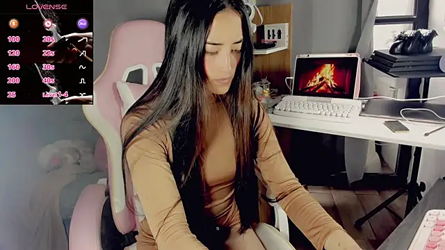 Snapshot of VictoriaHoneyy chatting on April 7, 2026, 1:33 pm VictoriaHoneyy online show from April 7, 2026, 1:33 pm