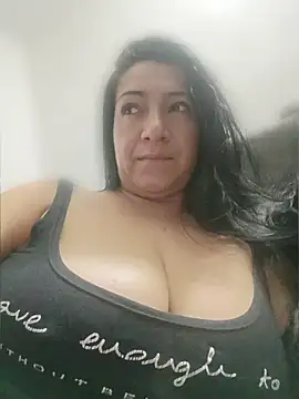 Snapshot of Katysaez chatting on June 5, 2026, 4:19 am Katysaez online show from June 5, 2026, 4:19 am