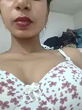 Cute-Natashaa online show from May 7, 2026, 3:28 pm
