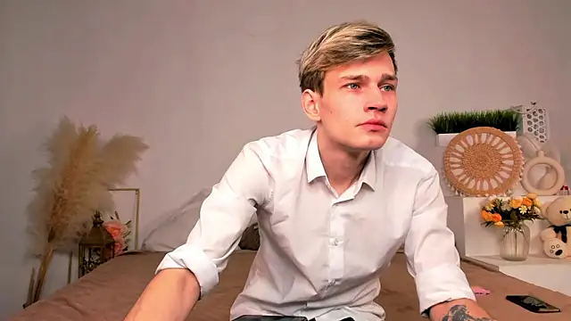 Snapshot of Volan_Starts chatting on February 4, 2026, 4:07 am Volan Starts online show from February 4, 2026, 4:07 am