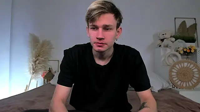 Snapshot of Volan_Starts chatting on February 21, 2026, 4:13 am Volan Starts online show from February 21, 2026, 4:13 am