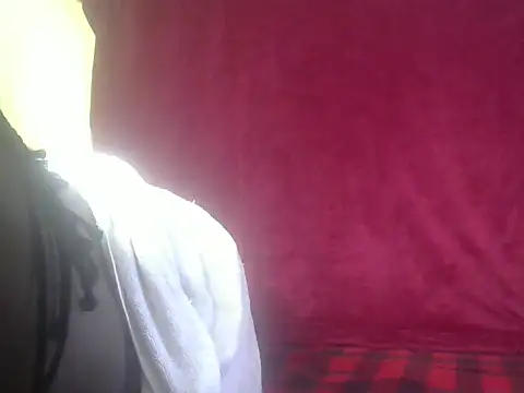 LowKeyWild  online show from March 12, 2026, 6:19 am