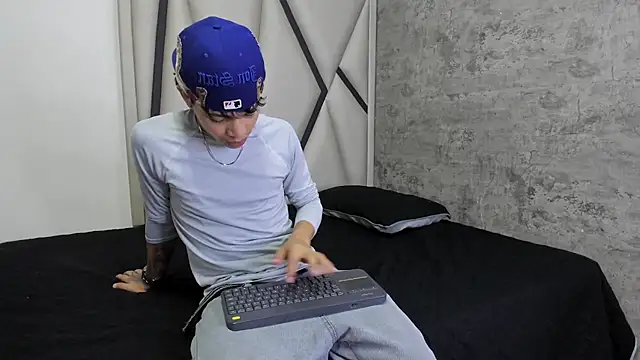 Dogan Renzo0 online show from February 1, 2026, 11:31 am