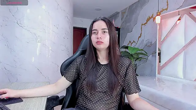 Qetsyah tf online show from April 18, 2026, 1:37 pm