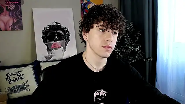 TylerGibson online show from April 17, 2026, 4:04 am