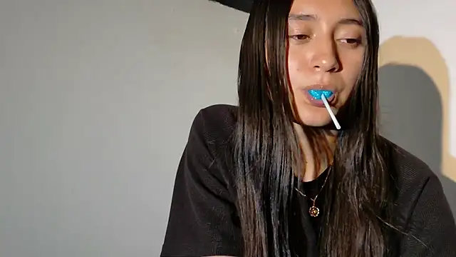 Snapshot of isabella_nowa chatting on June 14, 2026, 11:40 pm isabella nowa online show from June 14, 2026, 11:40 pm
