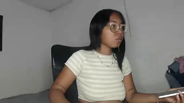 girl sexy27 online show from February 25, 2026, 3:43 pm