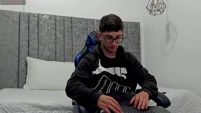 Calvin Hunter online show from March 28, 2026, 1:05 am