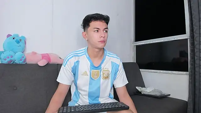 Caydensmit online show from February 9, 2026, 9:57 am