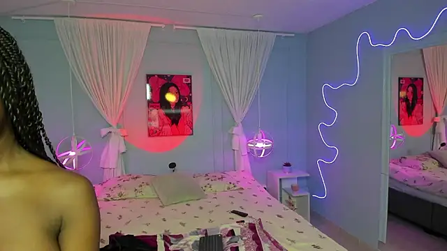 naomi campell online show from February 10, 2026, 7:18 pm