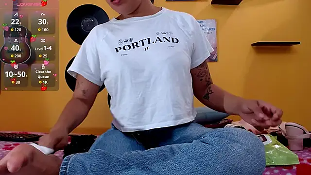 juliette18rose online show from June 27, 2026, 6:46 pm