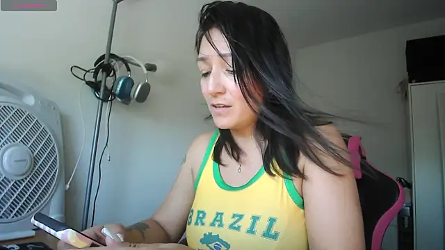 Yulian Milf online show from June 25, 2026, 2:54 pm