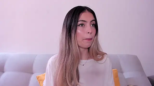 Fernanda aaaa online show from June 22, 2026, 3:53 pm