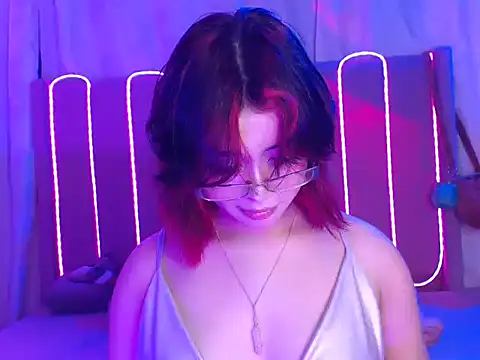 Snapshot of Raven_Goth8 chatting on February 24, 2026, 4:43 am Raven Goth8 online show from February 24, 2026, 4:43 am