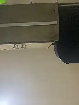 JuliaaVega online show from April 8, 2026, 11:43 am