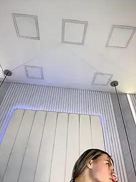 JuliaColemann online show from February 25, 2026, 12:04 pm