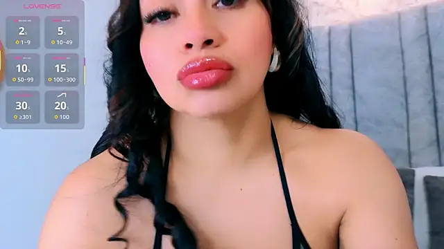 Snapshot of naomy_smithxx chatting on April 23, 2026, 11:09 am naomy smithxx online show from April 23, 2026, 11:09 am