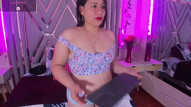 Snapshot of adri_rivera chatting on May 28, 2026, 8:17 pm adri rivera online show from May 28, 2026, 8:17 pm