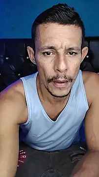 juanmaur22 online show from February 2, 2026, 8:29 pm